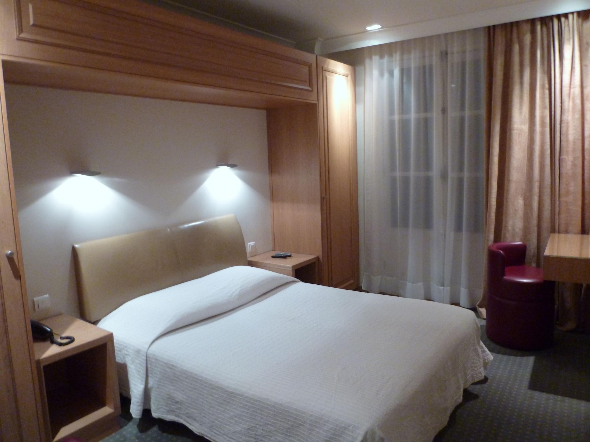 Hotel Du Vieux Marais Paris Luaran gambar